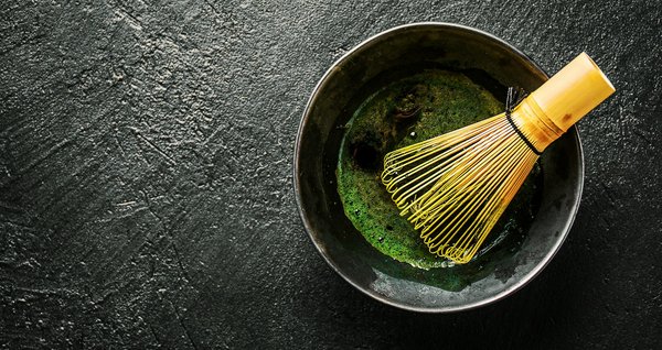 Welche ist die beste Technik, um japanischen Matcha Tee traditionell zuzubereiten?